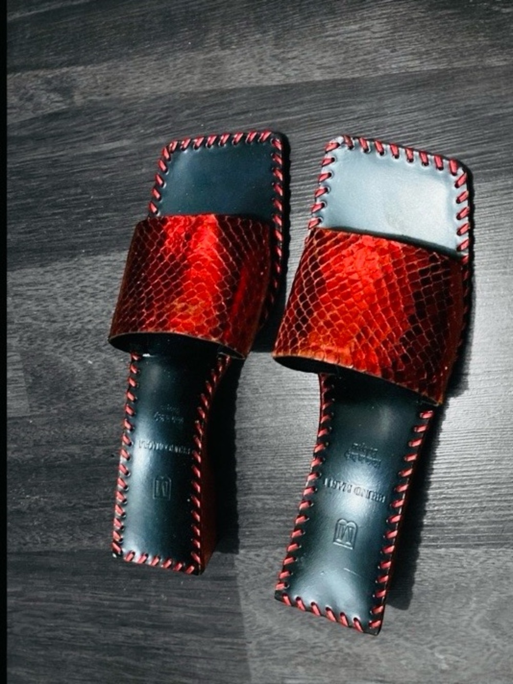 Bruno Magli Italian Made Luxury Red Metallic Slip On Heel 1.5’ Sandals Size 9
